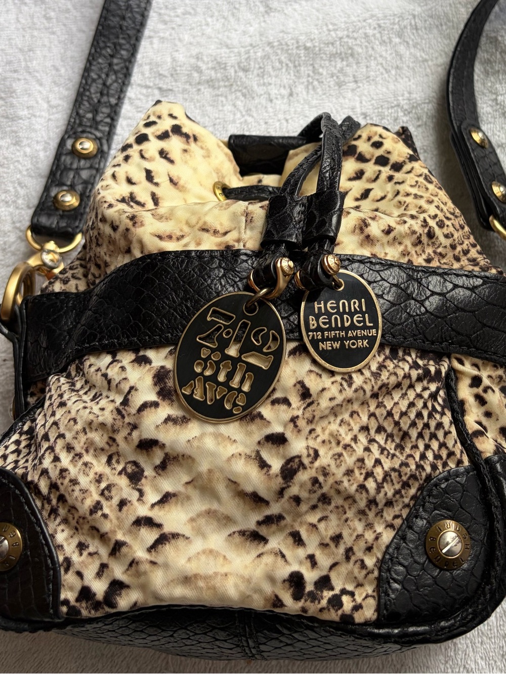 Vintage Henri Bendel Snake-Print Drawstring Crossbody Bag - Black & Beige - Picture 2 of 13
